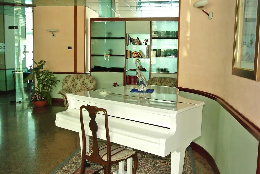 לידו די קלאסה Hotel Mirage 3*, לידו די קלאסה